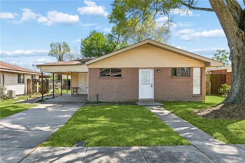 115 Vista Dr, Belle Chasse, LA, 70037-1611 | Card Image