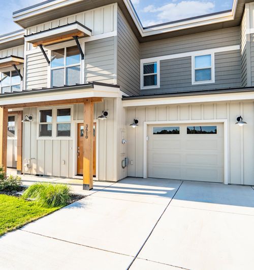 3610 Sw Badger Ave, Redmond, OR, 97756-7286 | Card Image