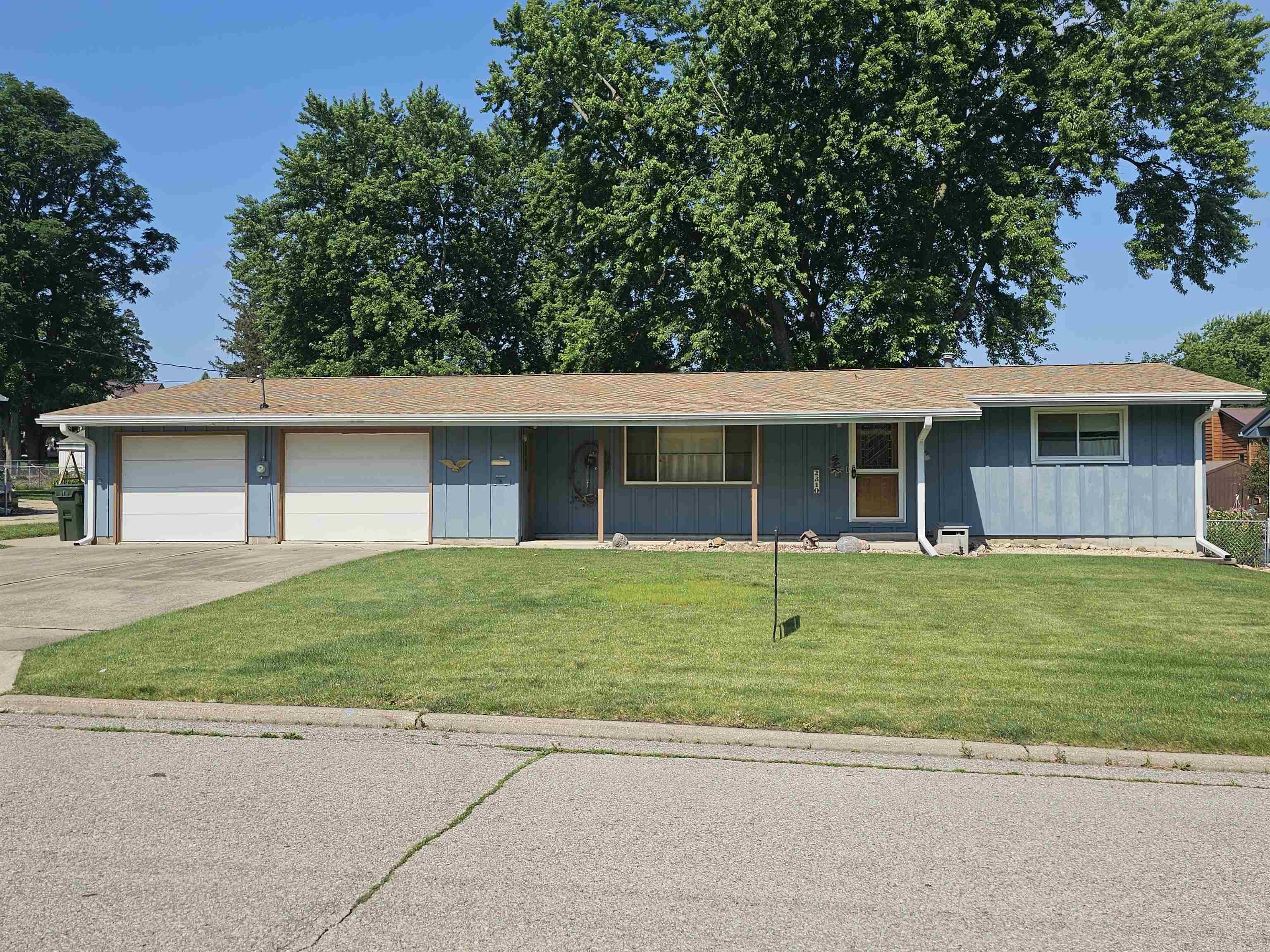 Westview Ave, Waterloo, IA 50701