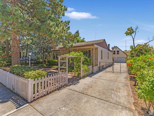2558 E 3020 S, Salt Lake City, UT, 84109-2540 | Card Image