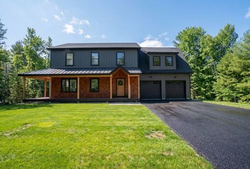 321 Pownal Road, Freeport, ME, 04032 | Card Image