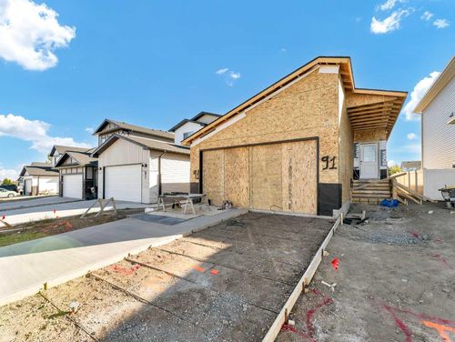 91 Sierra Rd Sw, Medicine Hat, AB, T1B0R6 | Card Image