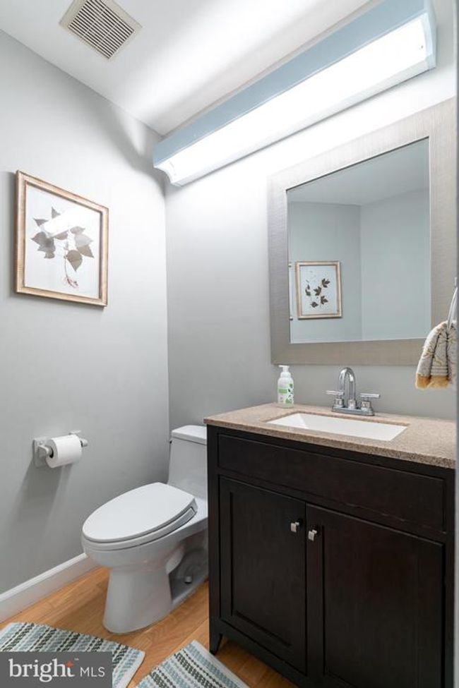 11603 Deer Forest Rd, House other with 5 bedrooms, 4 bathrooms and null parking in RESTON VA | Image 15