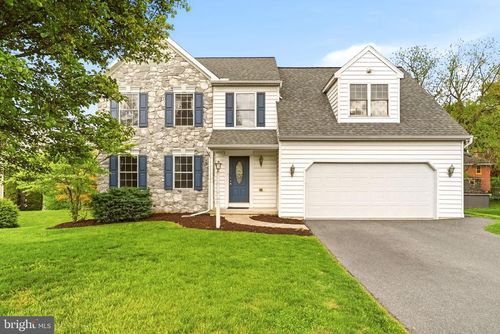 608 Redwood Dr, Lancaster, PA, 17602-4793 | Card Image
