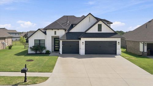 19025 E Ridgeline Rd, Catoosa, OK, 74015-6553 | Card Image