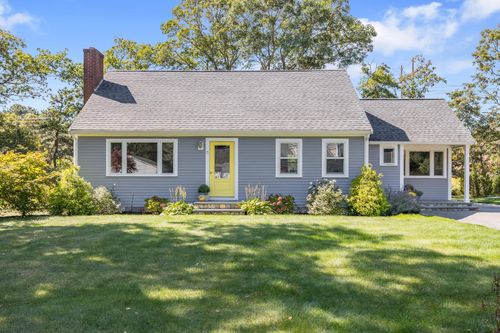 15 Geraldine Rd, Cotuit, MA, 02635-2601 | Card Image