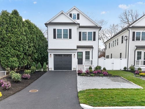 8 Dobbins St, Waltham, MA, 02451-2120 | Card Image