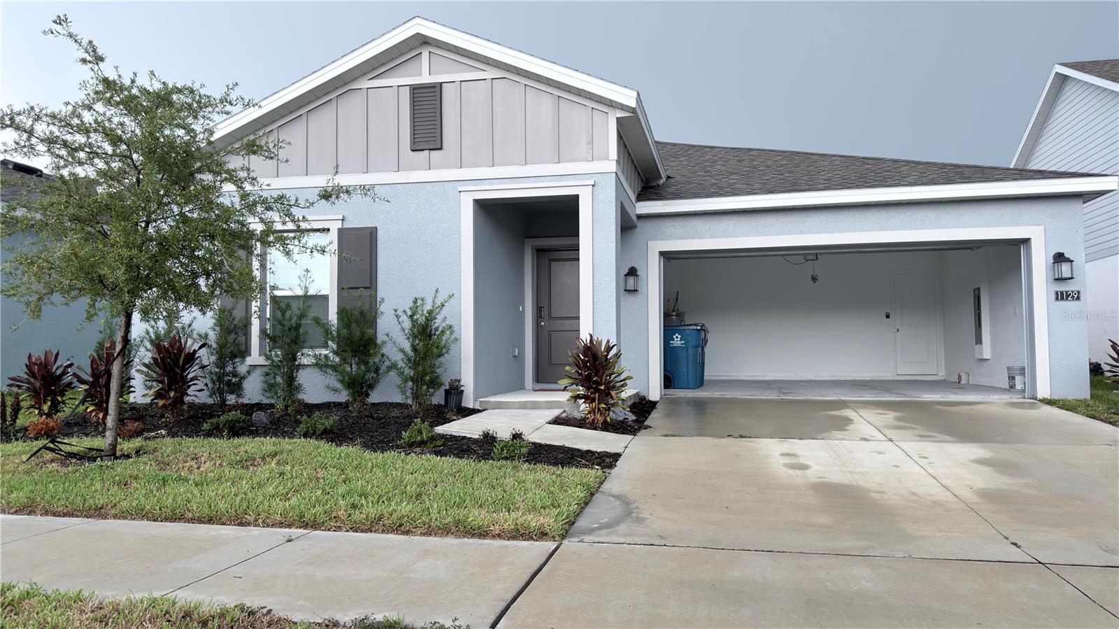 Residential Lease in EAGLE LAKE 2