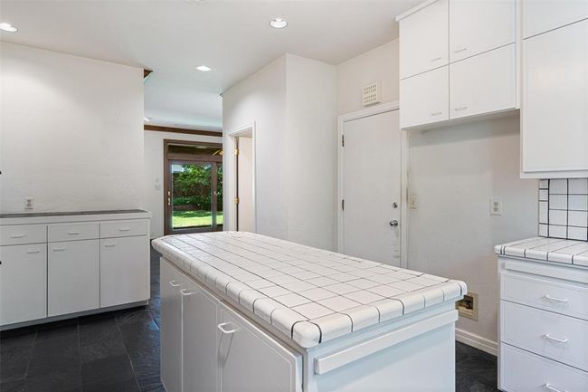 1409 Glenbrook Ter, House other with 3 bedrooms, 4 bathrooms and null parking in Nichols Hills OK | Image 10