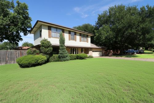 107 Byron Nelson St, Stephenville, TX, 76401-5920 | Card Image