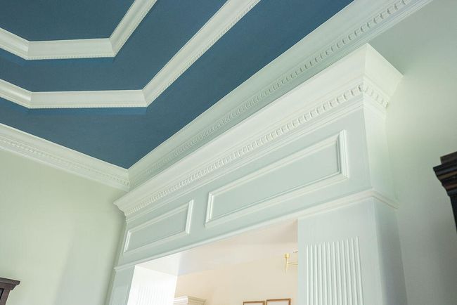 Trim in dining room. | Image 35