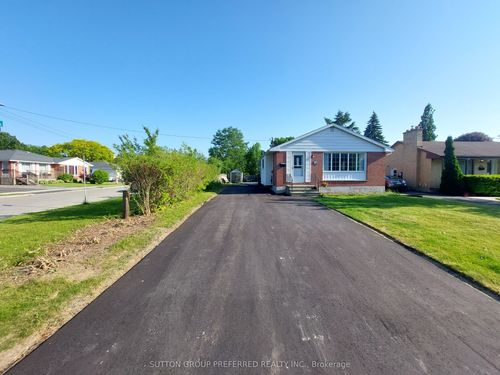 195 Myrtle St, Saint Thomas, ON, N5R2G8 | Card Image