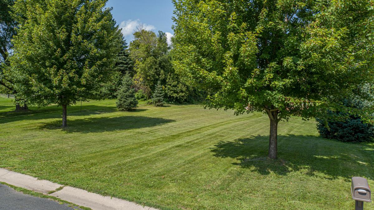 Land in Dundas 5