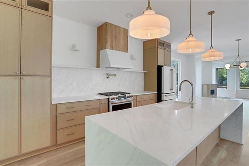 644 Glendale Rd, Scottdale, GA, 30079-1408 | Card Image