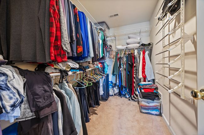 Oversized Closet | Image 19