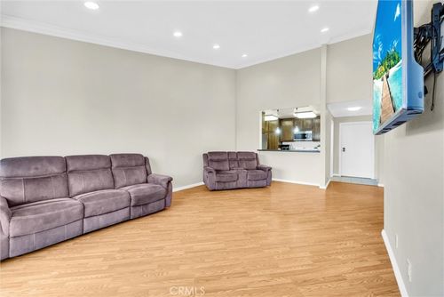 304-4170 Elm Ave, Long Beach, CA, 90802-2415 | Card Image