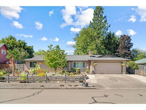 1603 Se Beaver Creek Ln, Troutdale, OR, 97060-2230 | Card Image