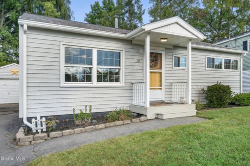37 Jones Dr, Schenectady, NY, 12309-3315 | Card Image