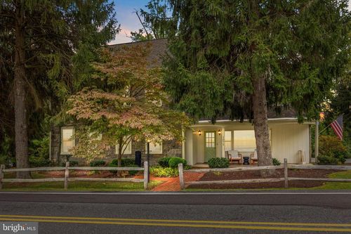 1075 W Macada Rd, Bethlehem, PA, 18017-3026 | Card Image