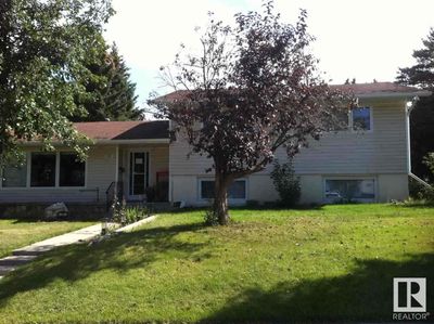 4337 51 St, House other with 4 bedrooms, 3 bathrooms and null parking in Vegreville AB | Image 2