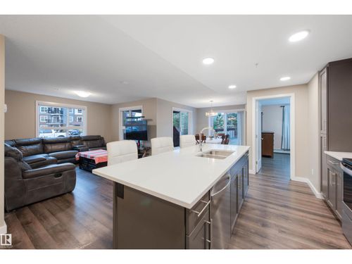 5504 Schonsee Dr Nw, Edmonton, AB, T5Z0N9 | Card Image