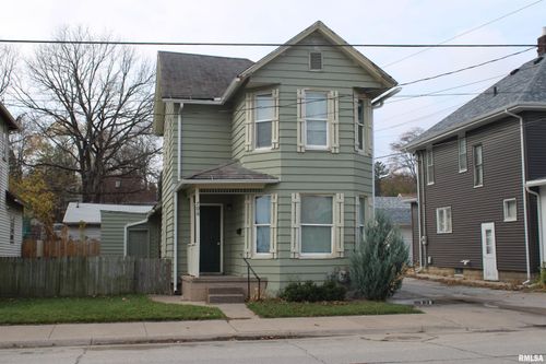 706 Cedar St, Muscatine, IA, 52761-4211 | Card Image