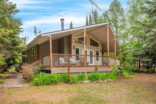 41 Lee Side Dr, House with 4 bedrooms, 1 bathrooms and null parking in Lac Du Bonnet Rm MB | Card Image