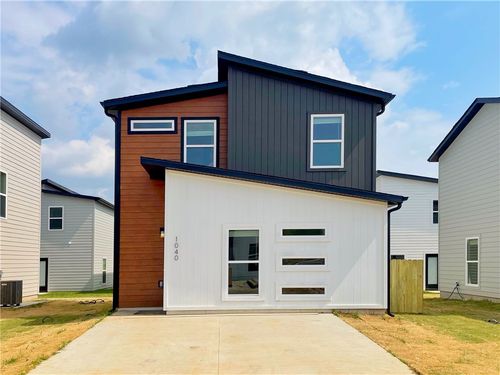 1040 Indiana Ave, Bentonville, AR, 72713-5218 | Card Image