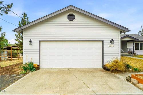 6678 Se Davis Loop, Prineville, OR, 97754-8872 | Card Image