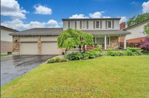 12 Hope Cres, Belleville, ON, K8P4S2 | Card Image