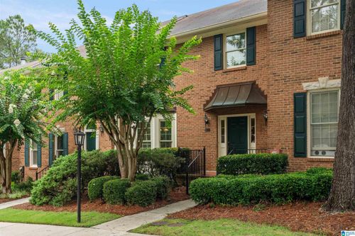 909 Chestnut Oaks Cir, Hoover, AL, 35244-1541 | Card Image