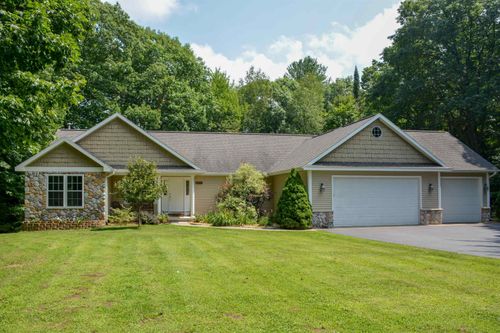 7272 Russ Noble Dr, Traverse City, MI, 49685-6972 | Card Image