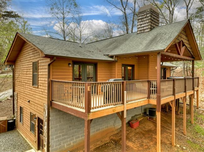 48 Logan Dr, Home with 3 bedrooms, 3 bathrooms and null parking in Mineral Bluff GA | Image 47