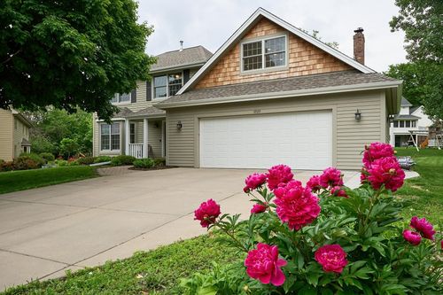 19335 Mc Kinley Ct, Shorewood, MN, 55331-8118 | Card Image