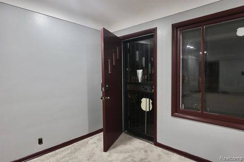 3044 Hanley St, Hamtramck, MI, 48212-3572 | Card Image