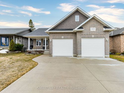 109 Ruby'S Cres, Mount Forest, ON, N0G2L2 | Card Image