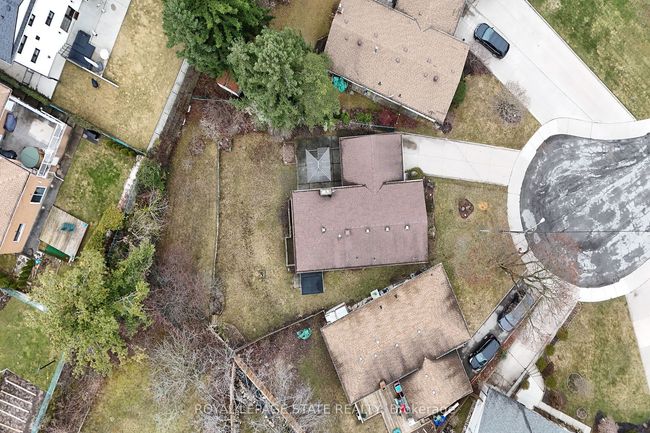 14 Joy Crt, House other with 3 bedrooms, 2 bathrooms and 4 parking in Hamilton ON | Image 37