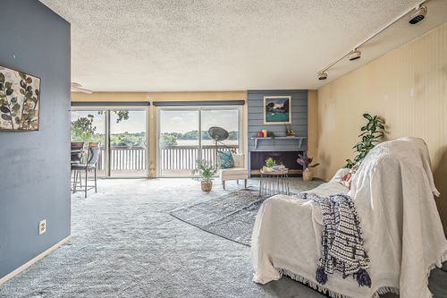 301d-844 Cliffs Lndg, Ypsilanti, MI, 48198 | Card Image