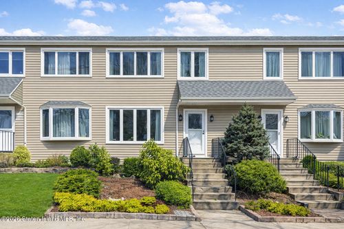 221 Balsam Pl, Staten Island, NY, 10309-1613 | Card Image