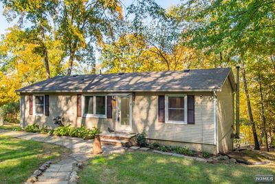 36 Darmstatter Road, Home with 3 bedrooms, 2 bathrooms and null parking in Ringwood NJ | Image 1