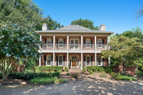 923 Stuart Ln, Brentwood, TN, 37027-5823 | Card Image