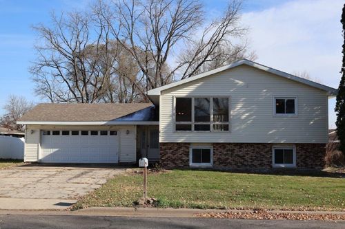 110 Lakeview Ct, Tomah, WI, 54660-1004 | Card Image