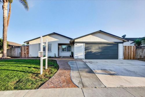 361 Mccarthy St, Hollister, CA, 95023-4052 | Card Image