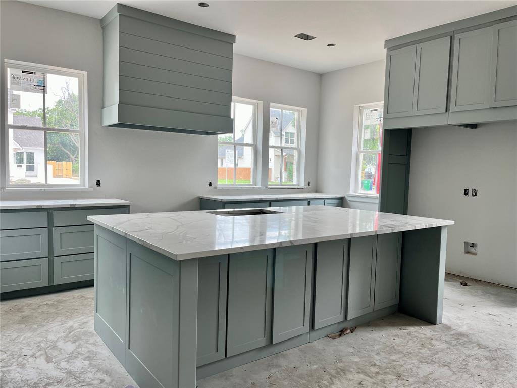 Randolph Ct, Westworth Village, TX 76114