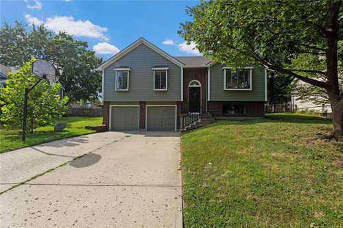 404 Se Bristol Dr, Lees Summit, MO, 64063-5115 | Card Image