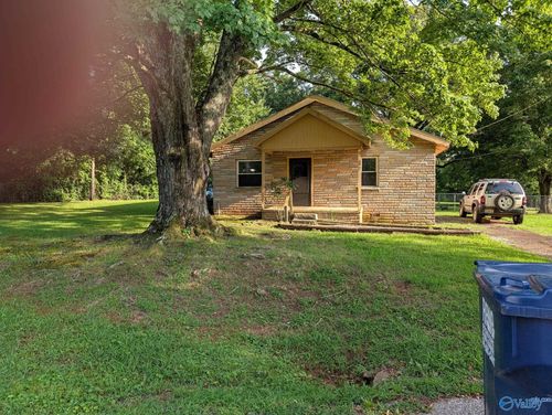 900 Wess Taylor Rd, Huntsville, AL, 35811-8572 | Card Image