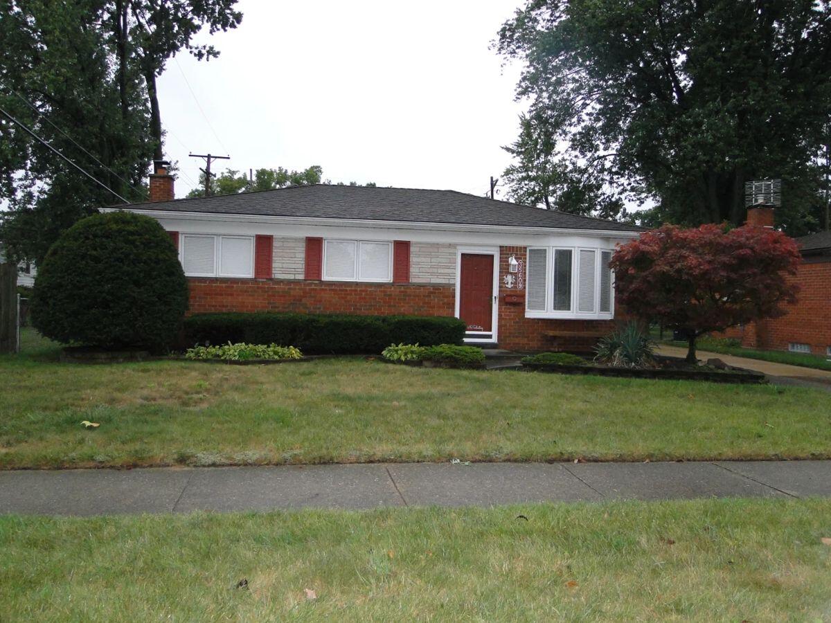 Hees St, Livonia, MI 48150