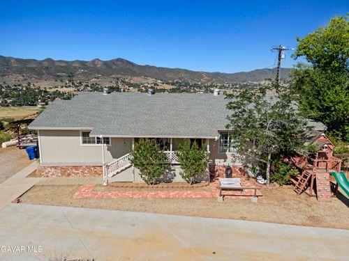 8630 Penhaven Ln, Leona Valley, CA, 93551-7236 | Card Image