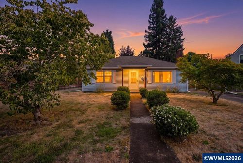 651 Wayne Dr N, Keizer, OR, 97303-5838 | Card Image