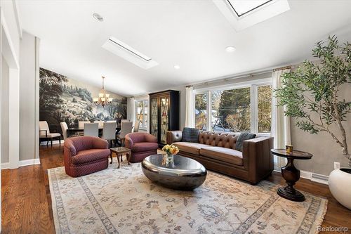 5193 Kellen Ln, Bloomfield Hills, MI, 48302-2737 | Card Image